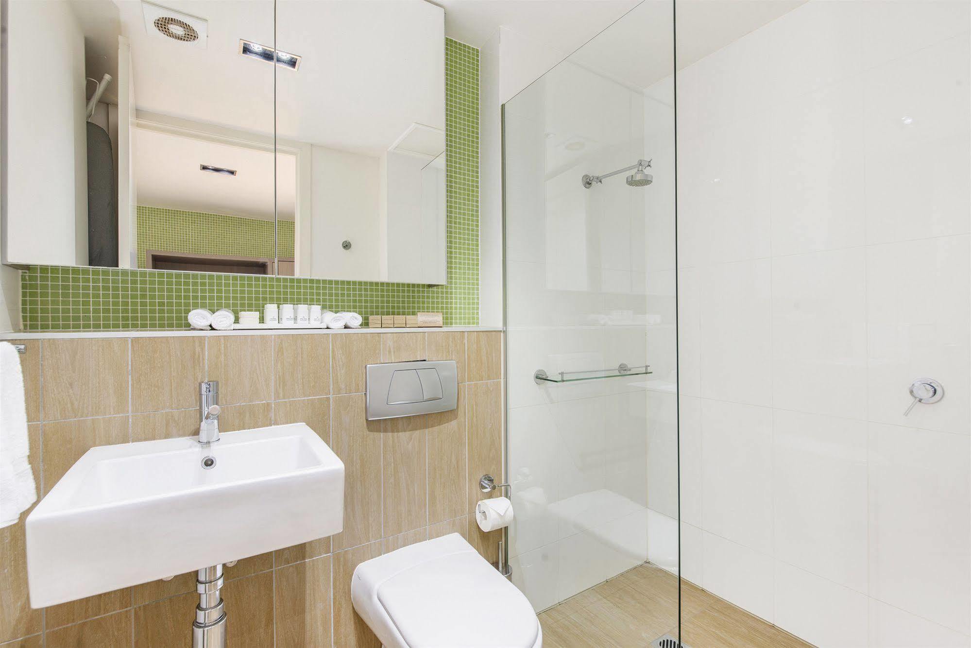 Abode Gungahlin Aparthotel Canberra Ngoại thất bức ảnh
