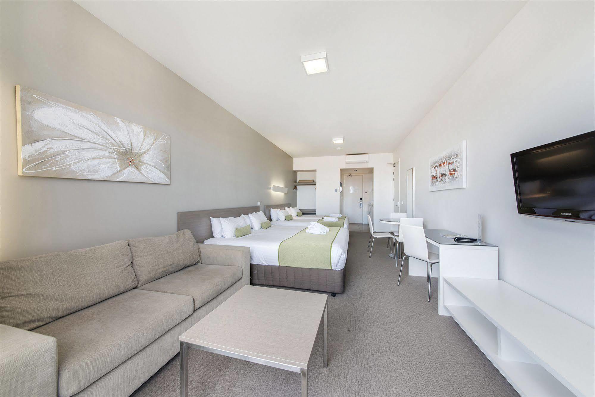 Abode Gungahlin Aparthotel Canberra Ngoại thất bức ảnh